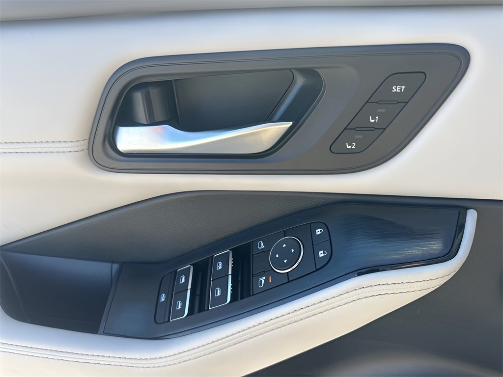 2023 Nissan Rogue SL photo 25