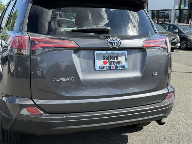 2017 Toyota RAV4 LE photo 10