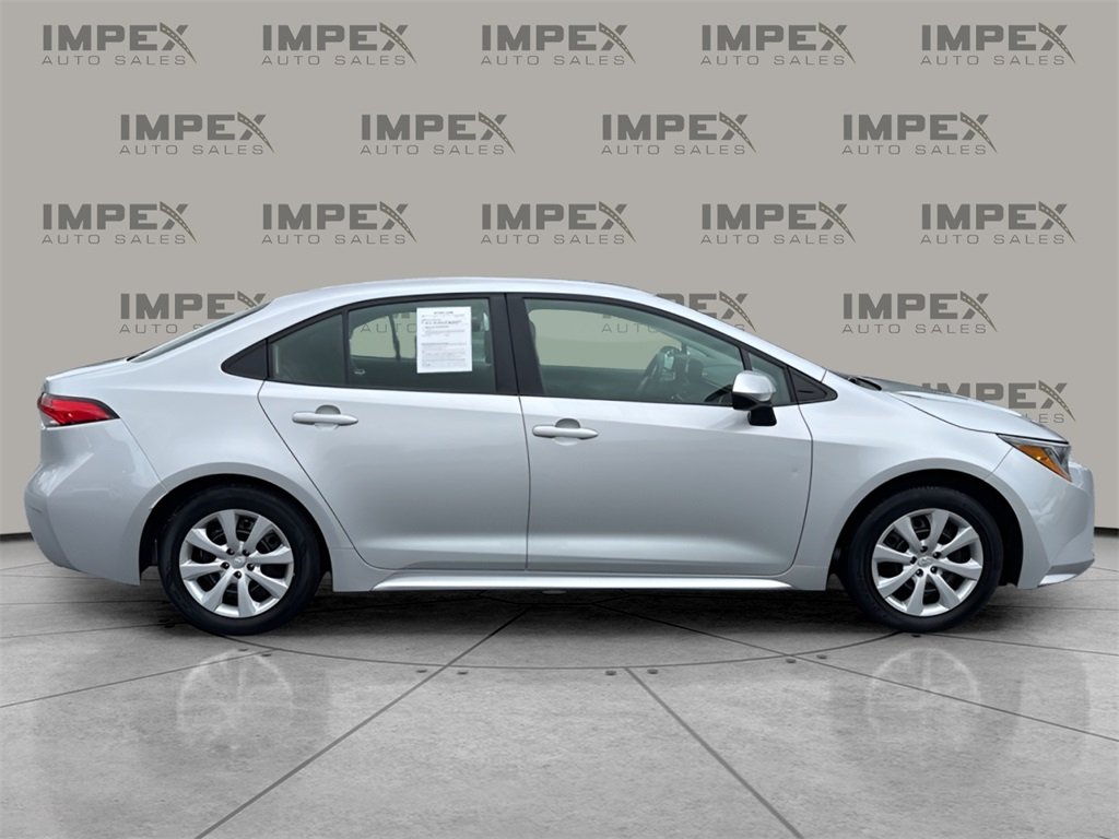 2024 Toyota Corolla LE photo 6