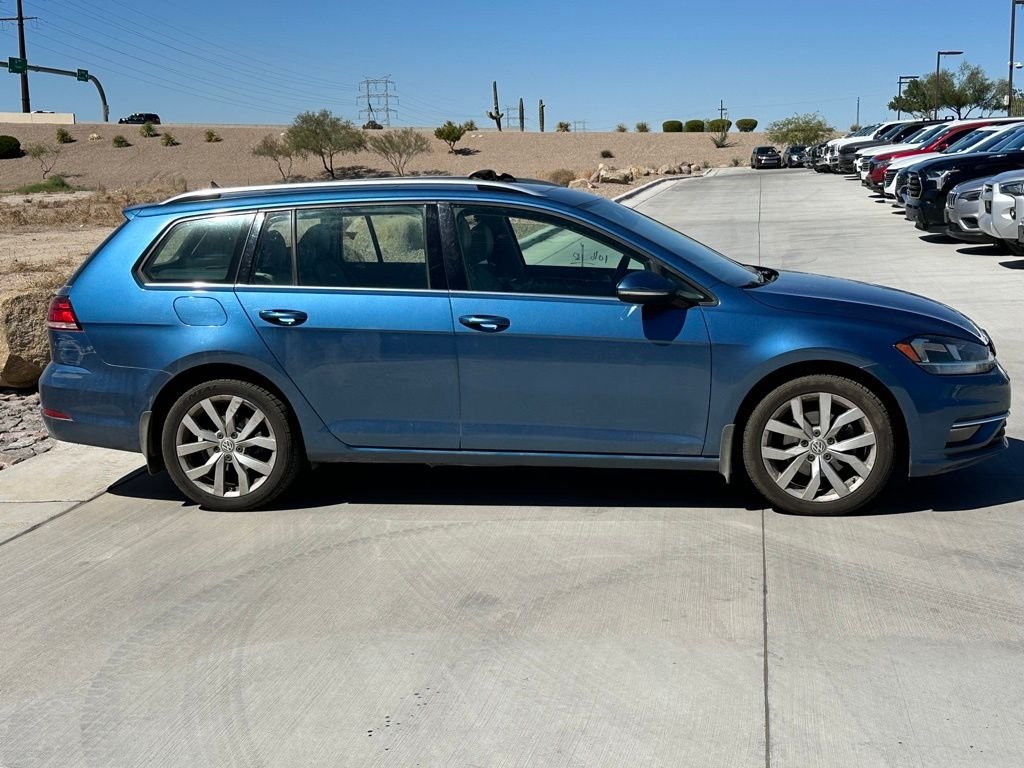 2018 Volkswagen Golf SportWagen SEL photo 2