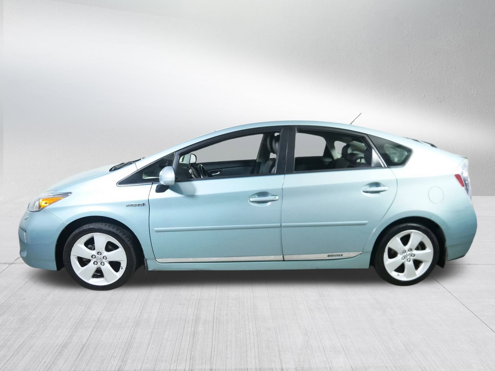 2015 Toyota Prius Five photo 4