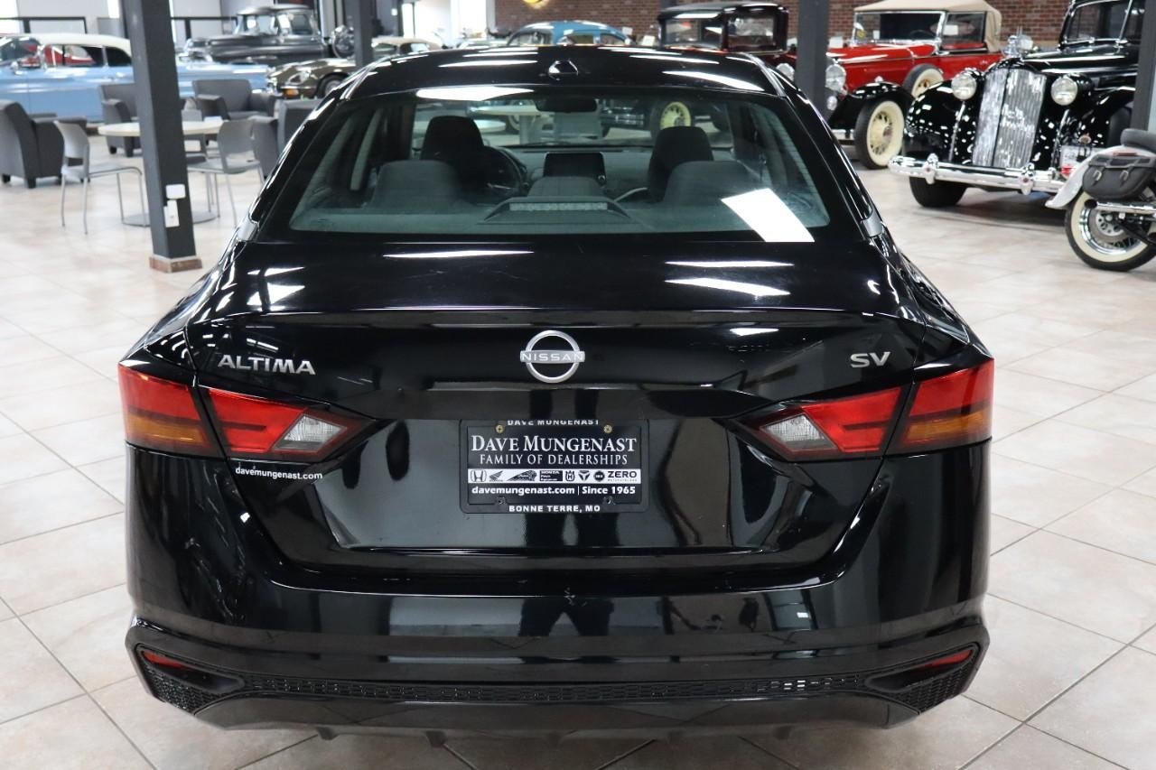 2023 Nissan Altima 2.5 SV photo 4