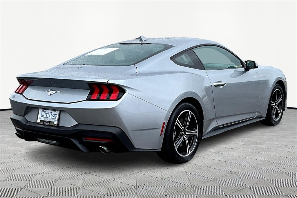 2024 Ford Mustang EcoBoost photo 2