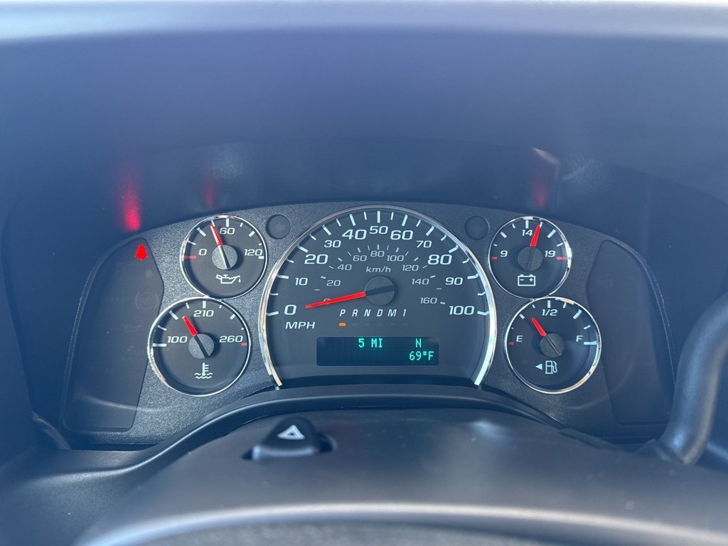 2025 Chevrolet Express 3500 Work Van photo 17