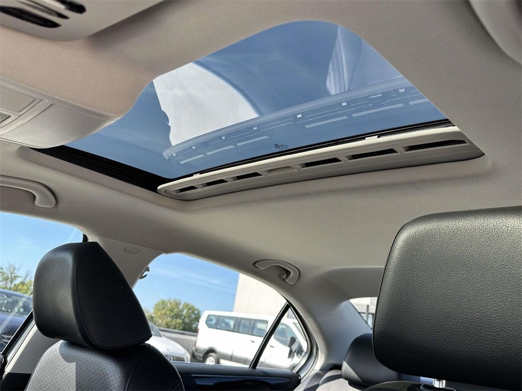 2015 Volkswagen Jetta 2.0 TDI SEL photo 4
