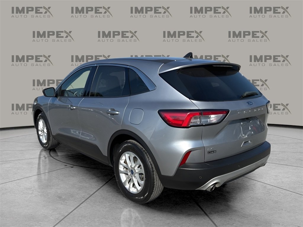2022 Ford Escape SE photo 3