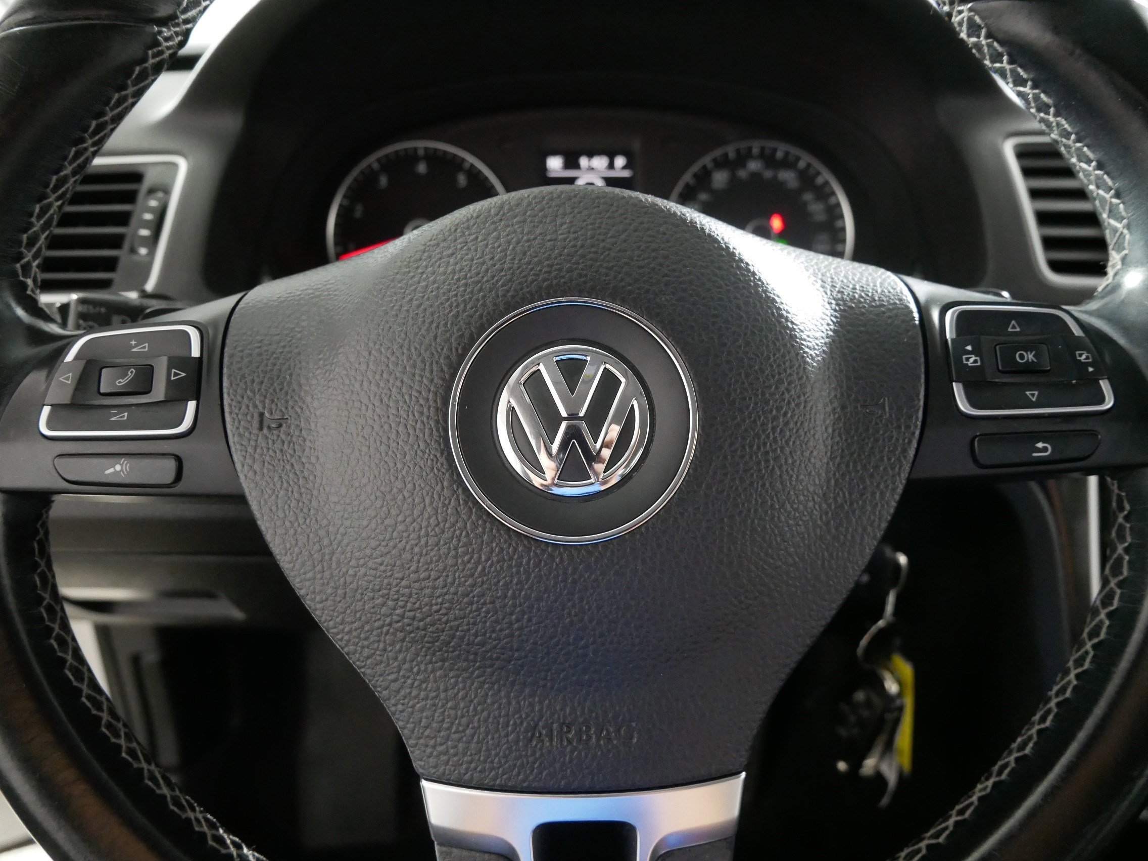 2015 Volkswagen Passat SE photo 22