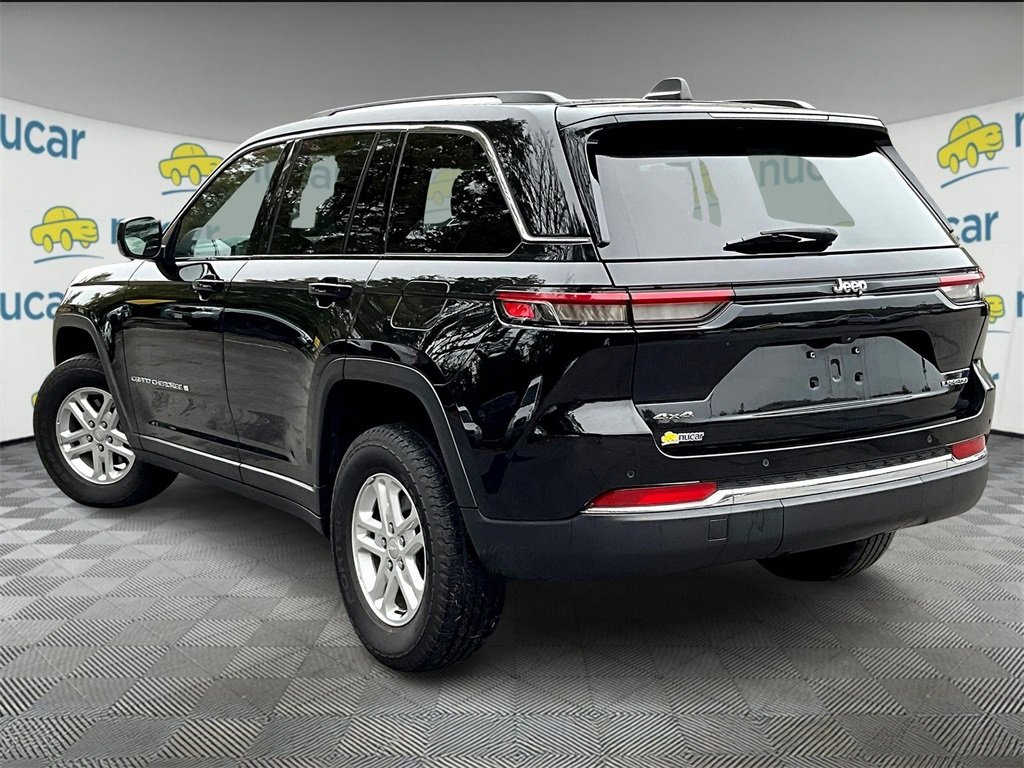 2023 Jeep Grand Cherokee Laredo photo 4