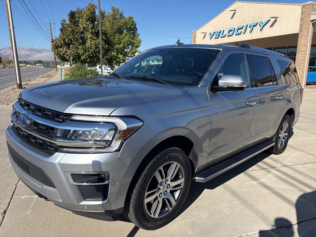 2023 Ford Expedition MAX Limited photo 3
