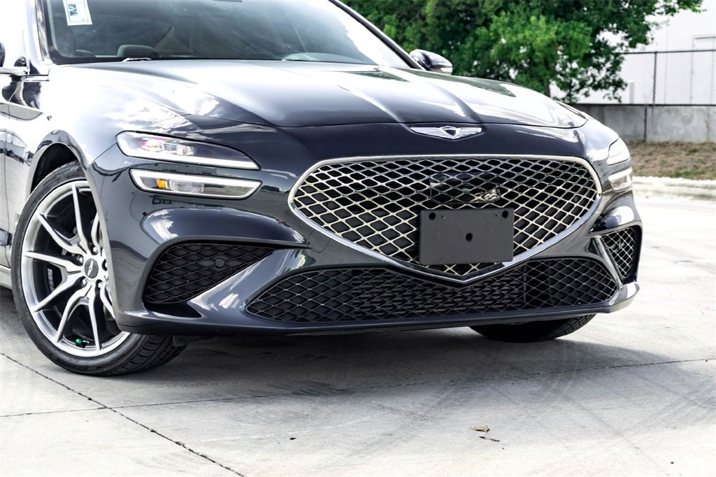 2022 Genesis G70 2.0T photo 3