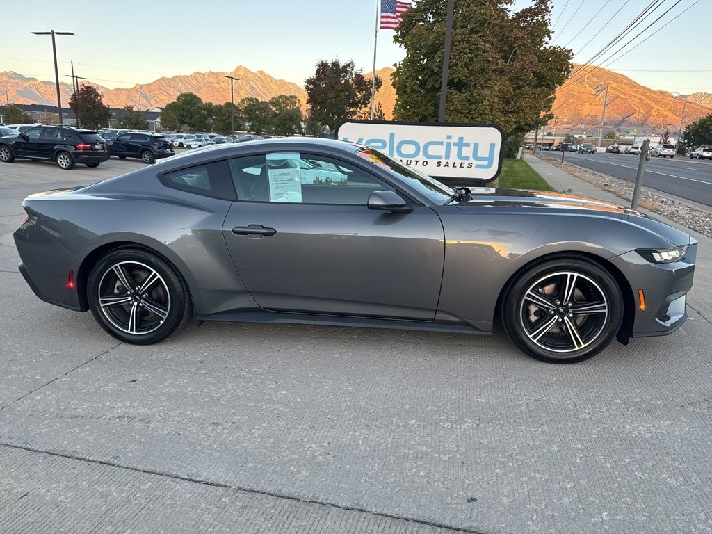 2024 Ford Mustang EcoBoost photo 2