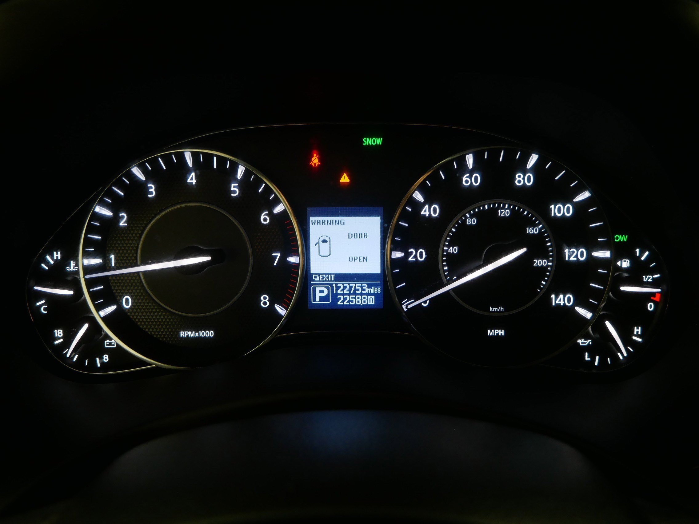 2019 Nissan Armada SL photo 18