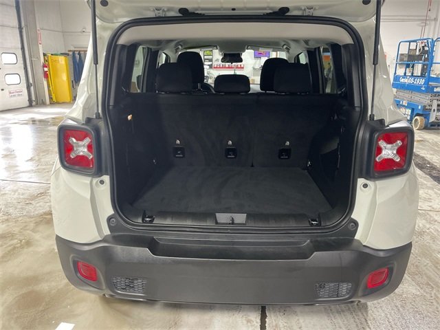 2023 Jeep Renegade Latitude photo 19