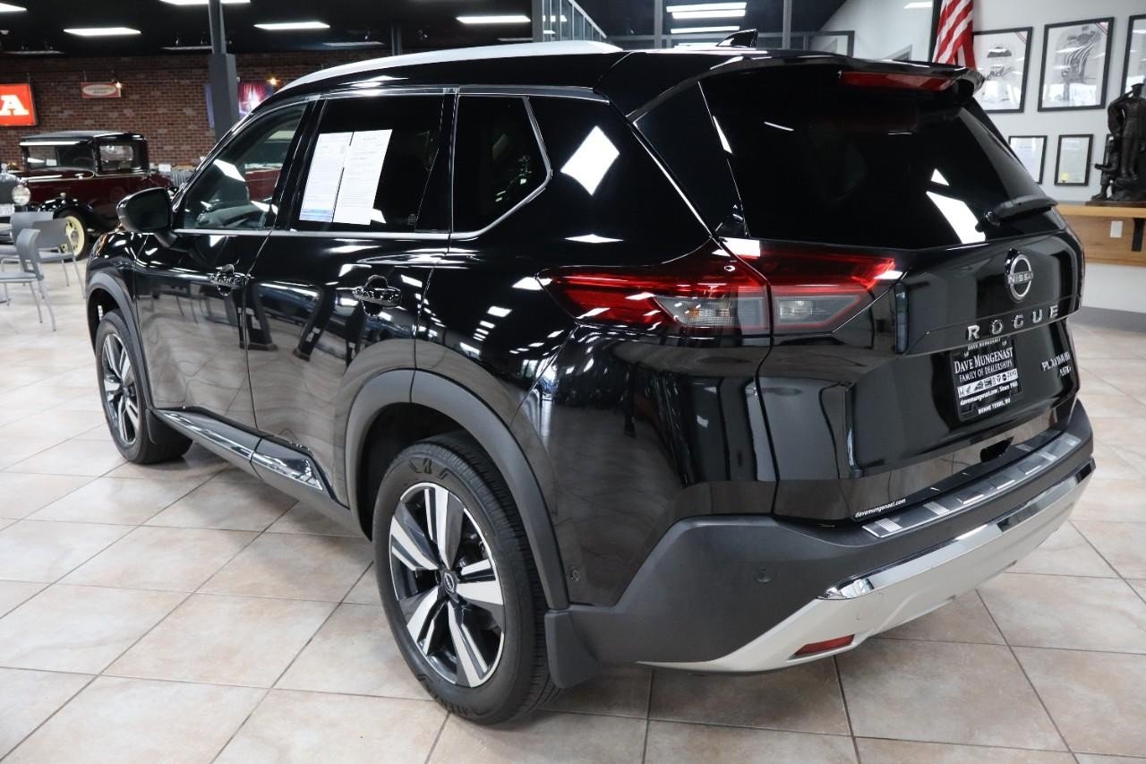 2023 Nissan Rogue Platinum photo 3