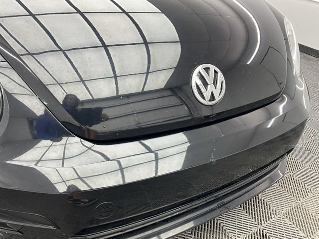 2019 Volkswagen Beetle S photo 14