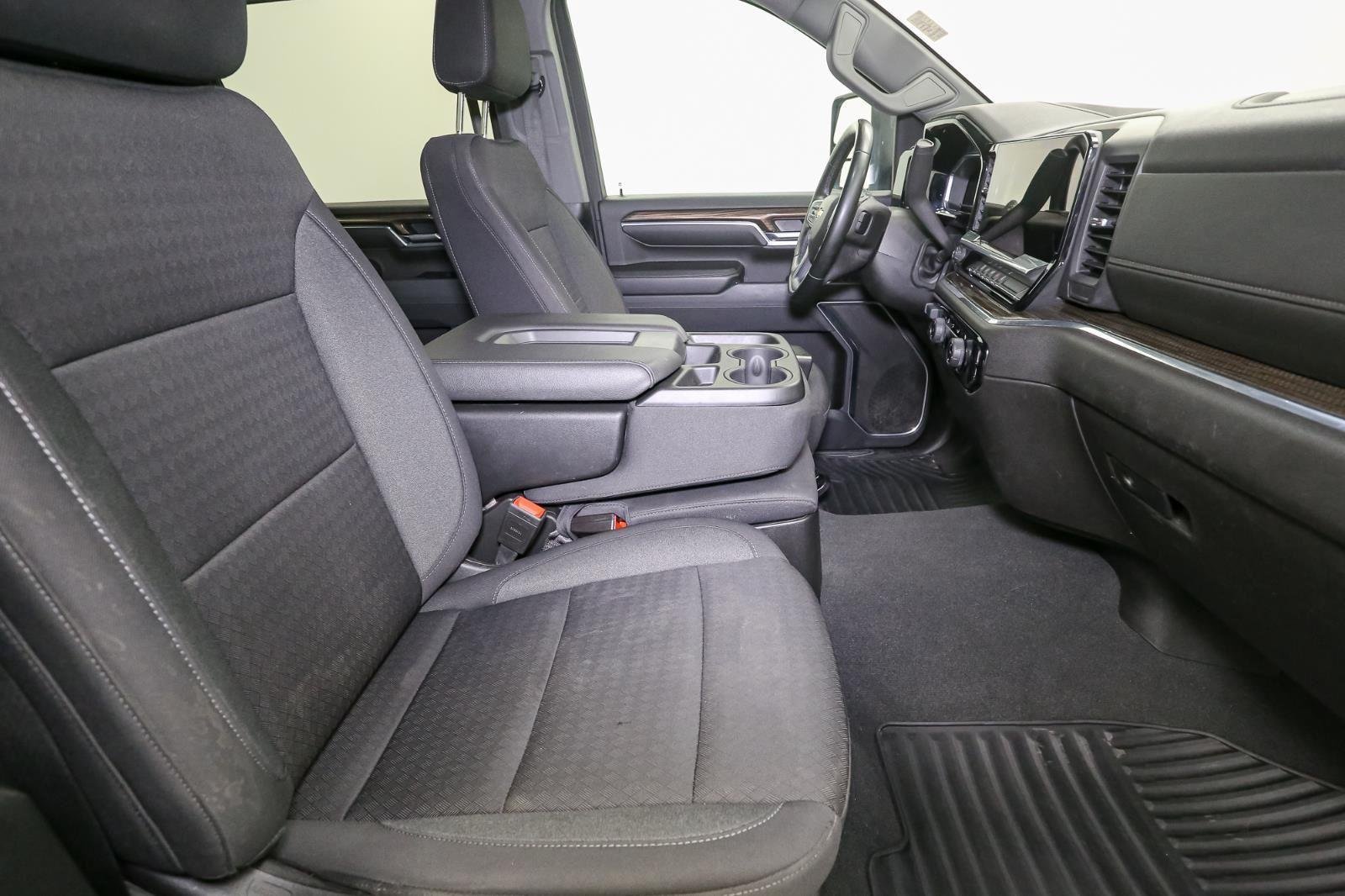 2024 Chevrolet Silverado 3500HD LT photo 14