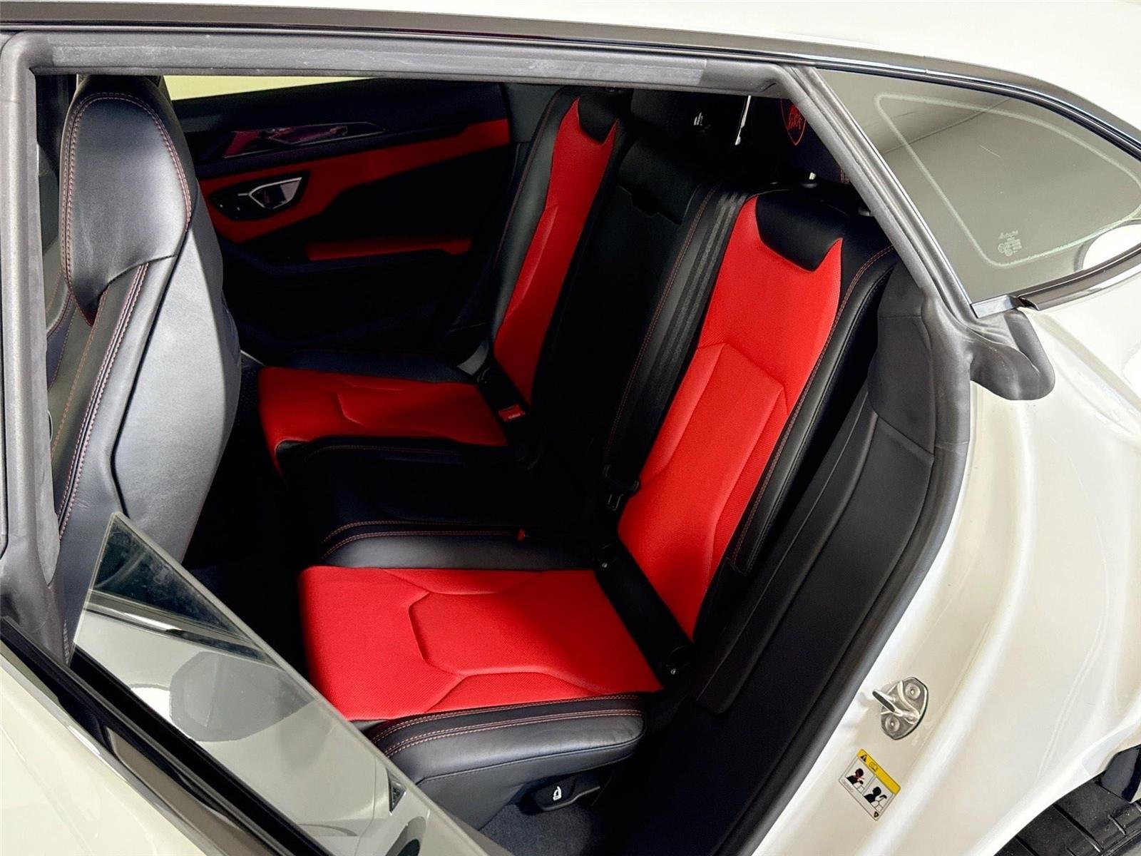 2021 Lamborghini Urus photo 22