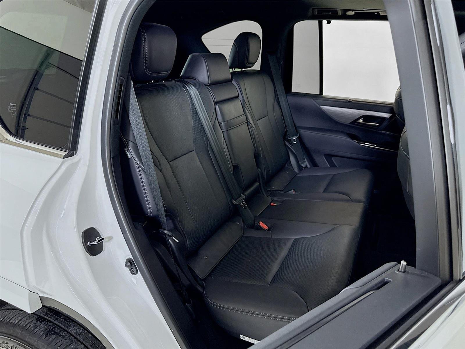 2023 Lexus LX 600 F SPORT photo 26