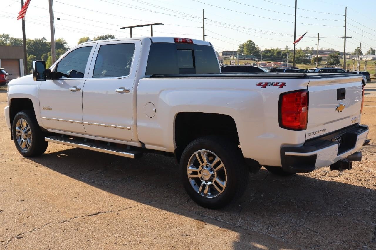 2019 Chevrolet Silverado 2500HD High Country photo 3