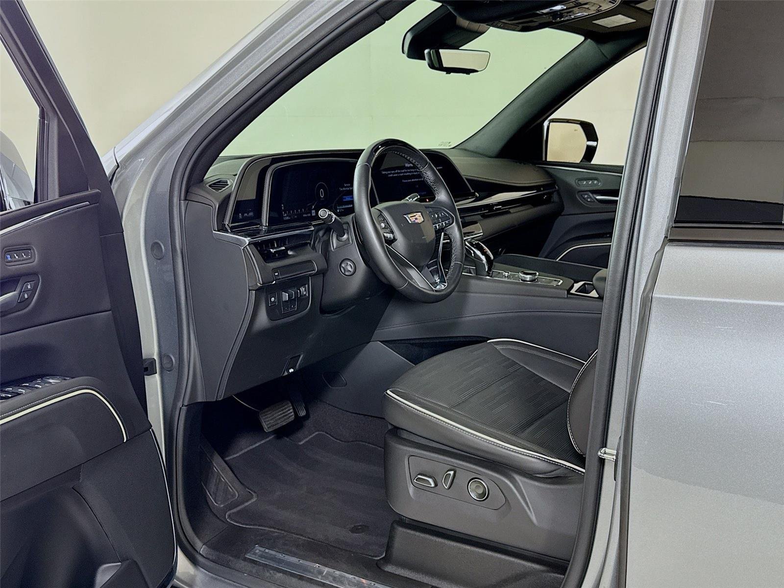 2024 Cadillac Escalade ESV Sport photo 10
