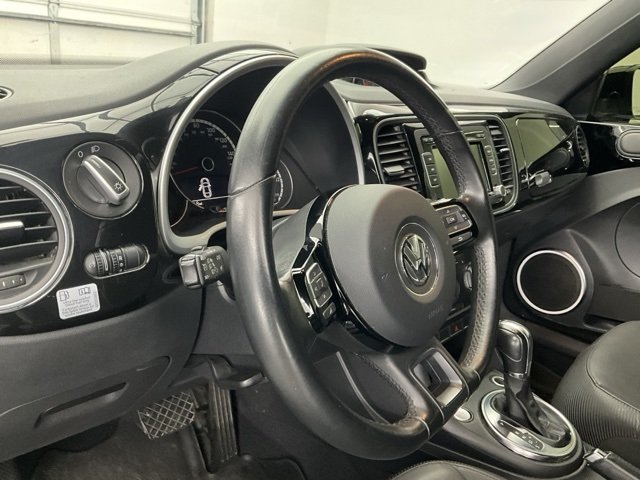 2014 Volkswagen Beetle TDI photo 14