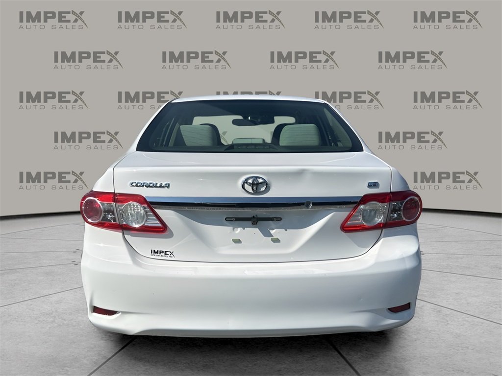 2012 Toyota Corolla LE photo 4