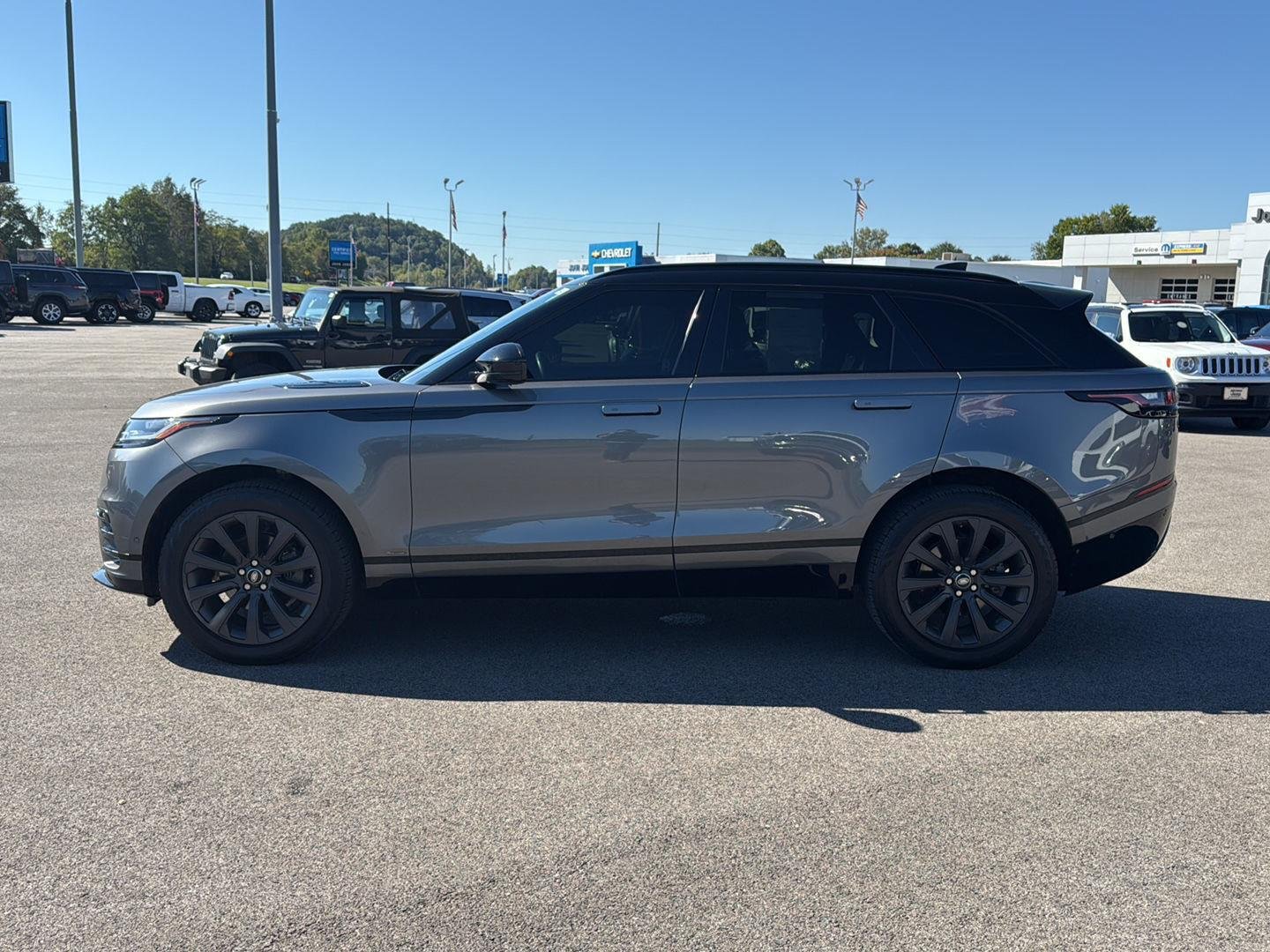 2018 Land Rover Range Rover Velar R-Dynamic SE photo 2