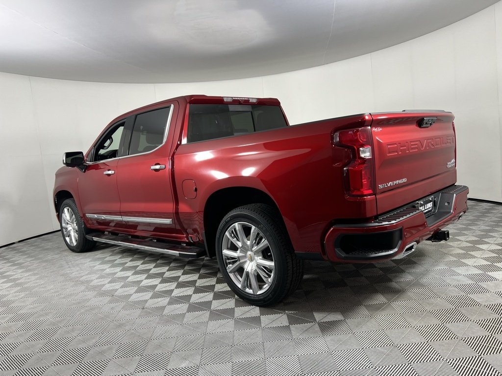 2024 Chevrolet Silverado 1500 High Country photo 3