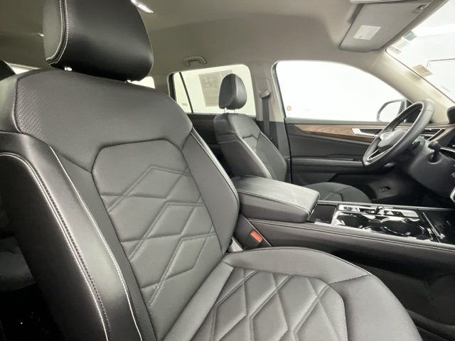 2024 Volkswagen Atlas SE Technology photo 14