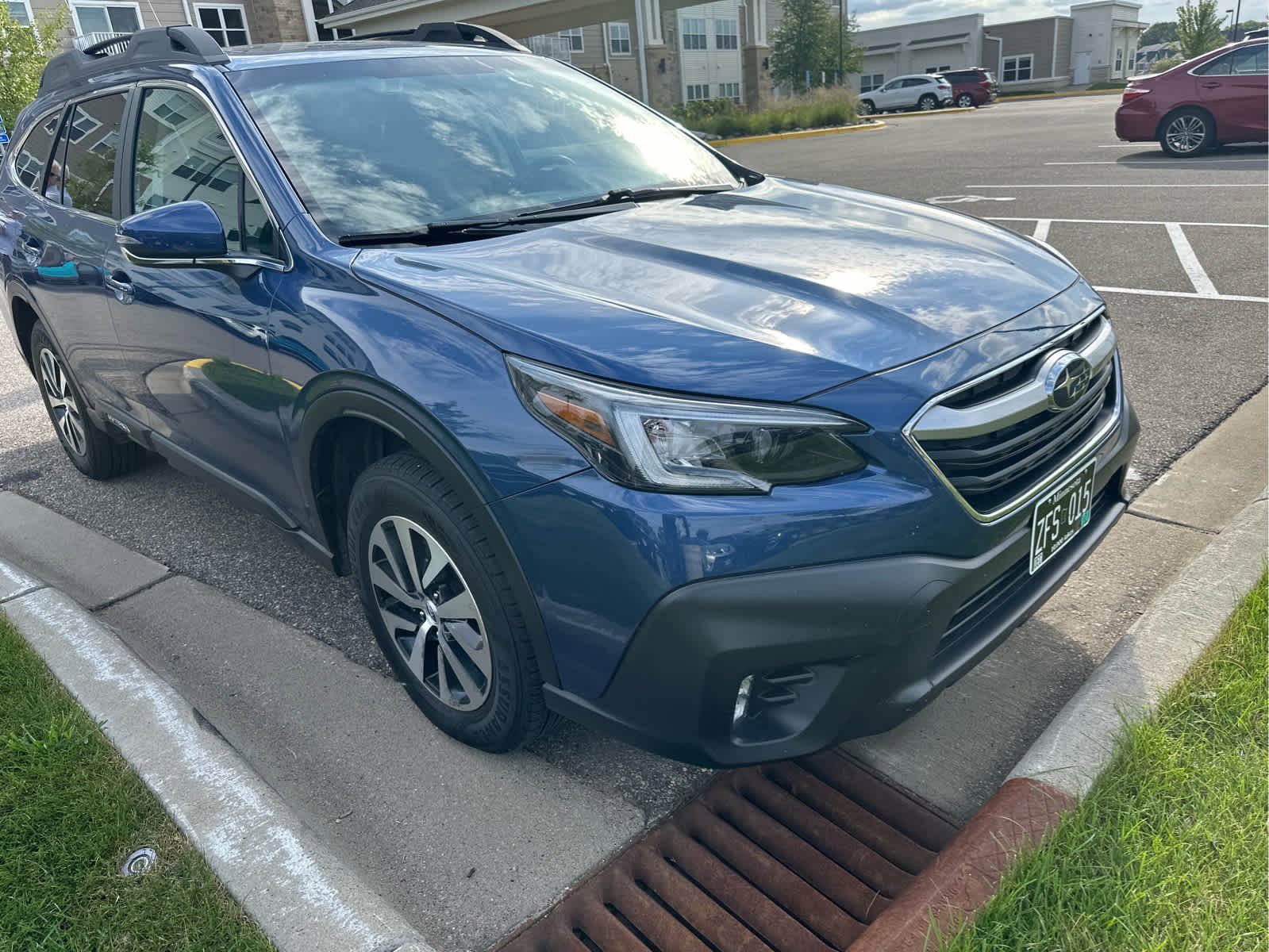 2020 Subaru Outback Premium photo 4