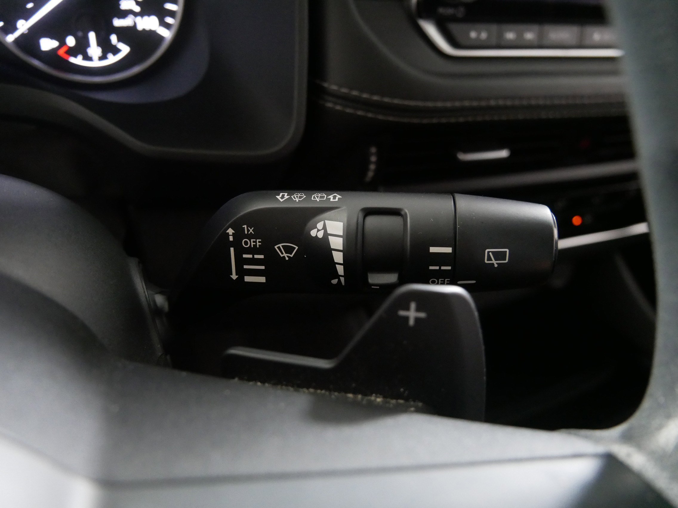 2023 Nissan Rogue S photo 27
