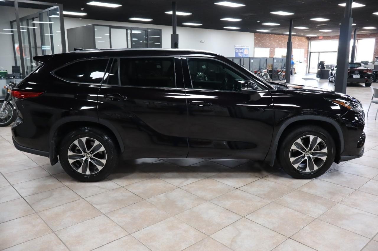 2020 Toyota Highlander XLE photo 6
