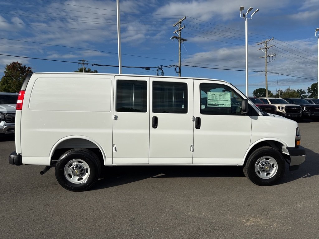 2025 Chevrolet Express 2500 Work Van photo 6