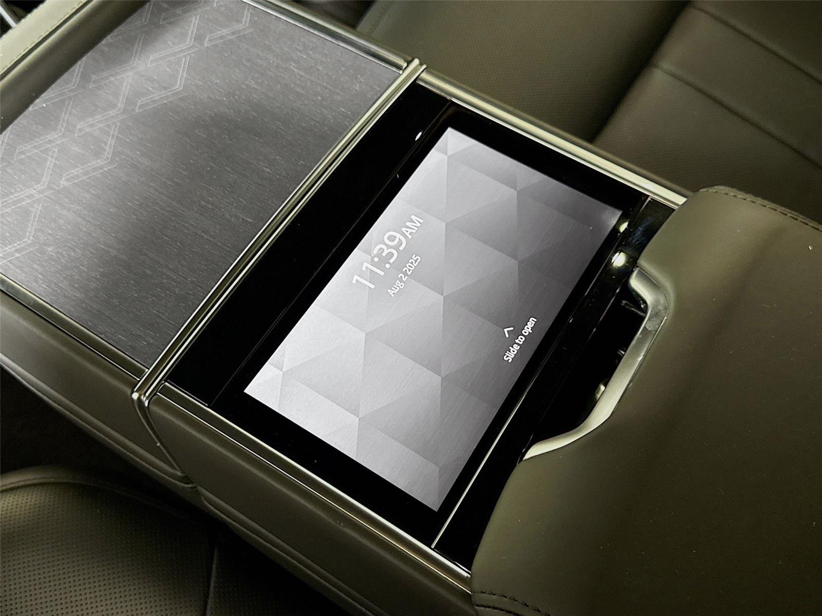 2023 Land Rover Range Rover SV photo 22