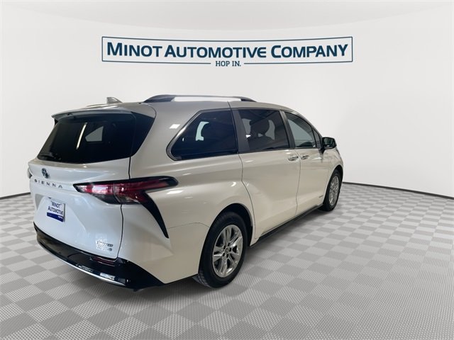 2021 Toyota Sienna Limited photo 8