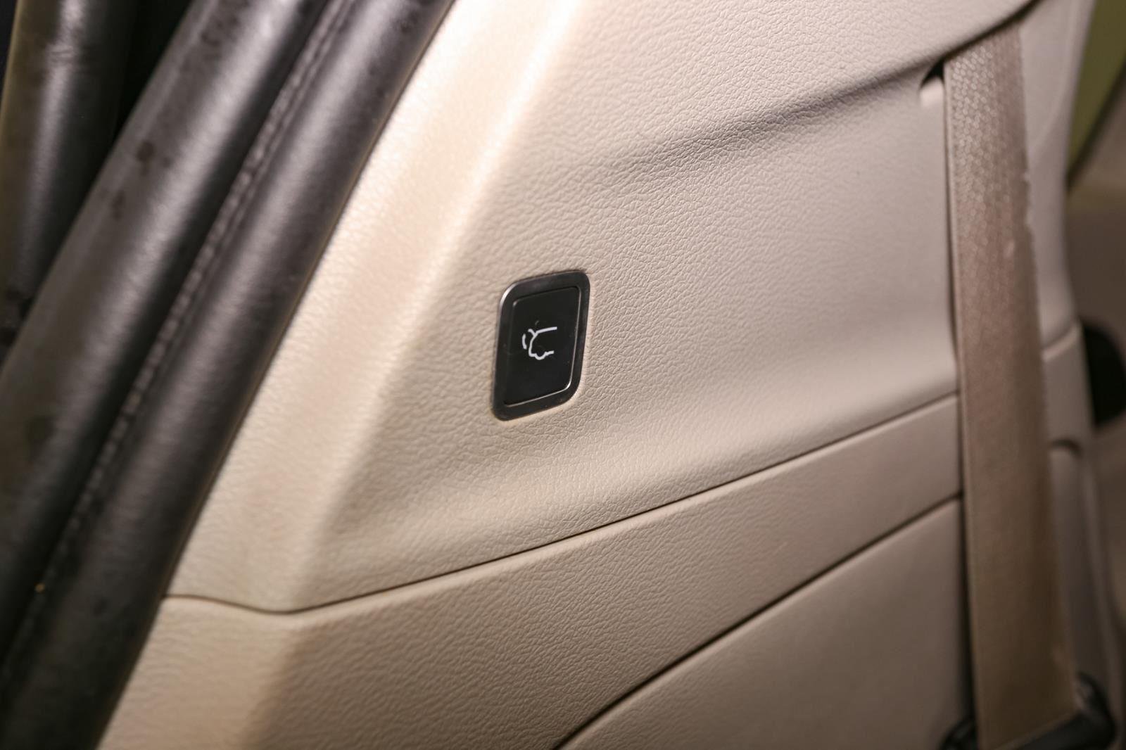 2017 Chrysler Pacifica Touring L photo 11