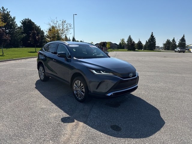 2024 Toyota Venza photo 2