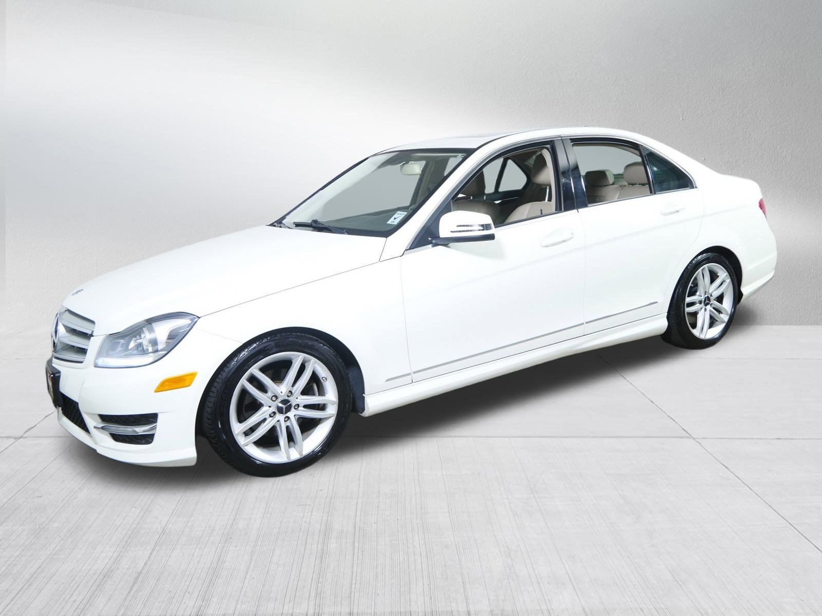 2012 Mercedes Benz C 300 Luxury photo 3