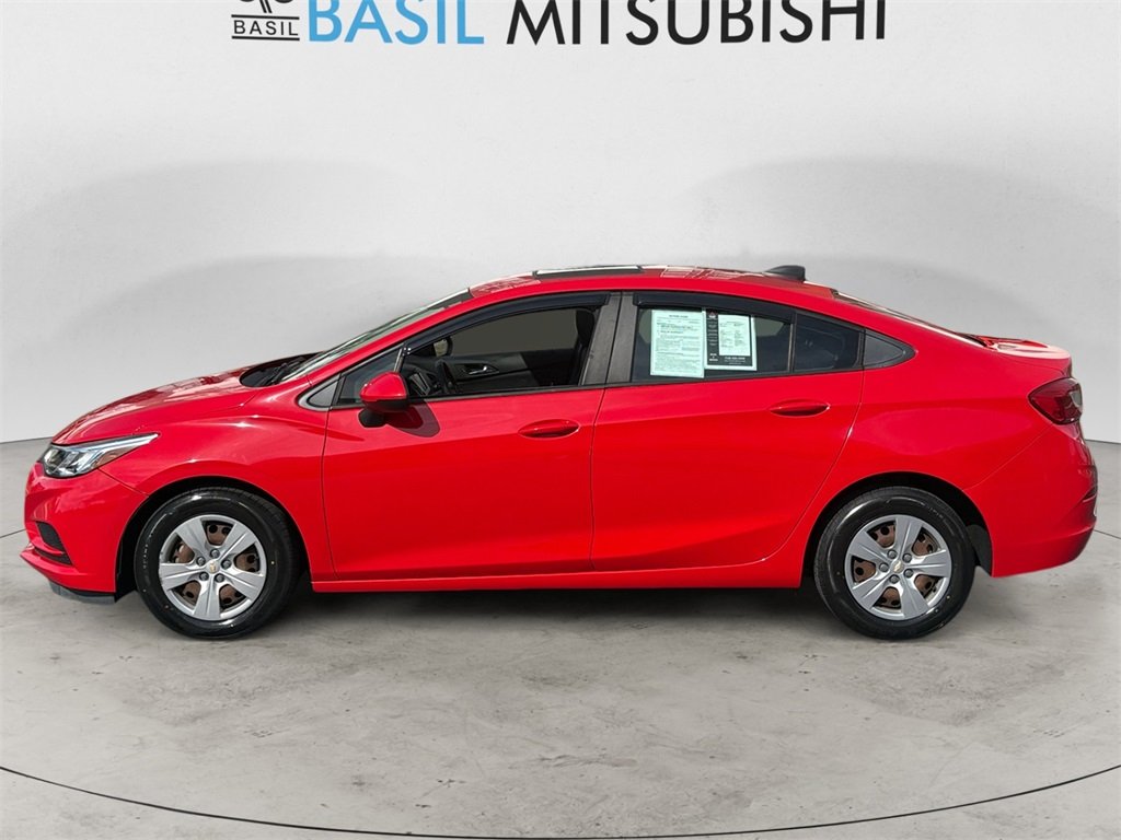 2018 Chevrolet Cruze LS photo 2