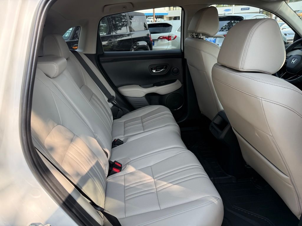 2025 Honda HR-V EX-L photo 21