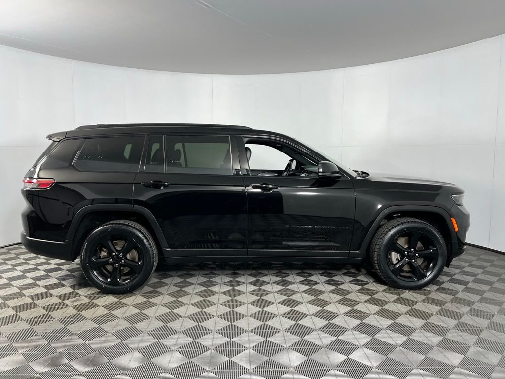 2021 Jeep Grand Cherokee Laredo photo 2