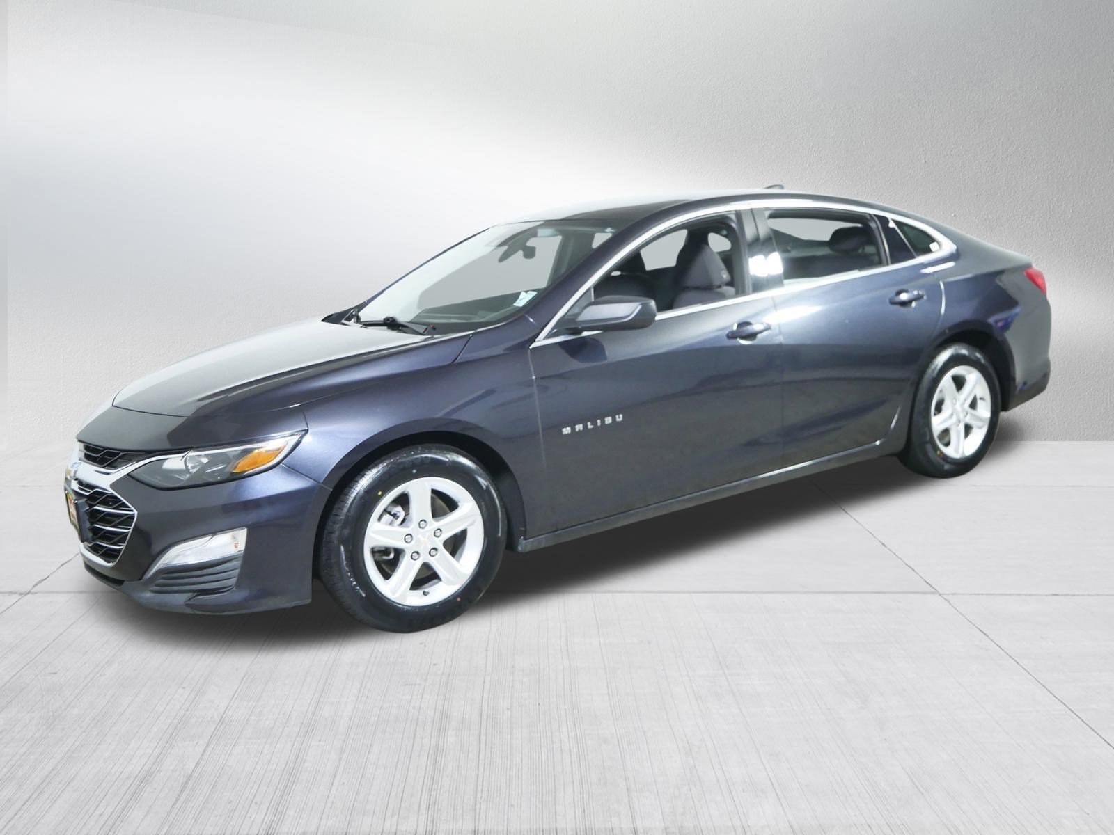 2023 Chevrolet Malibu LS photo 3