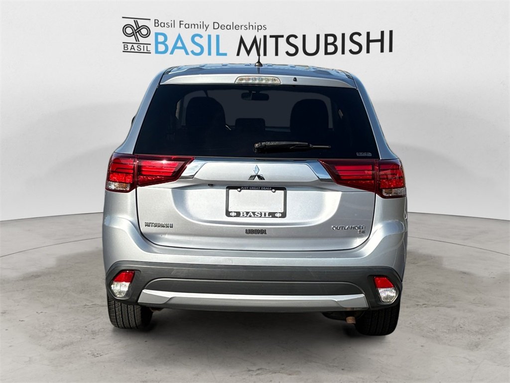 2016 Mitsubishi Outlander SE photo 4