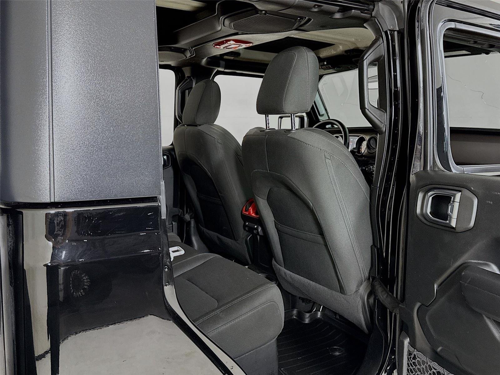 2020 Jeep Gladiator Sport S photo 22