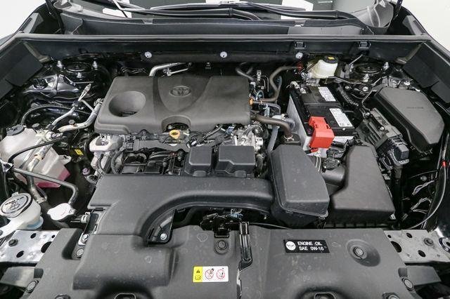 2025 Toyota RAV4 XLE photo 11