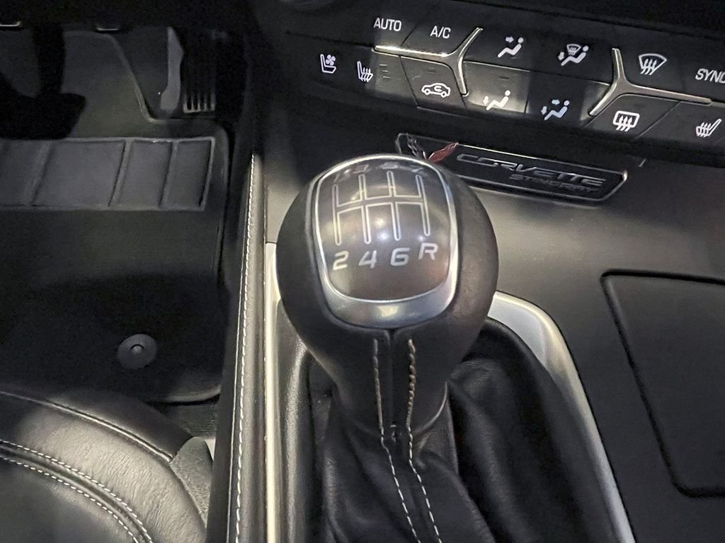 2015 Chevrolet Corvette Stingray 2LT photo 45