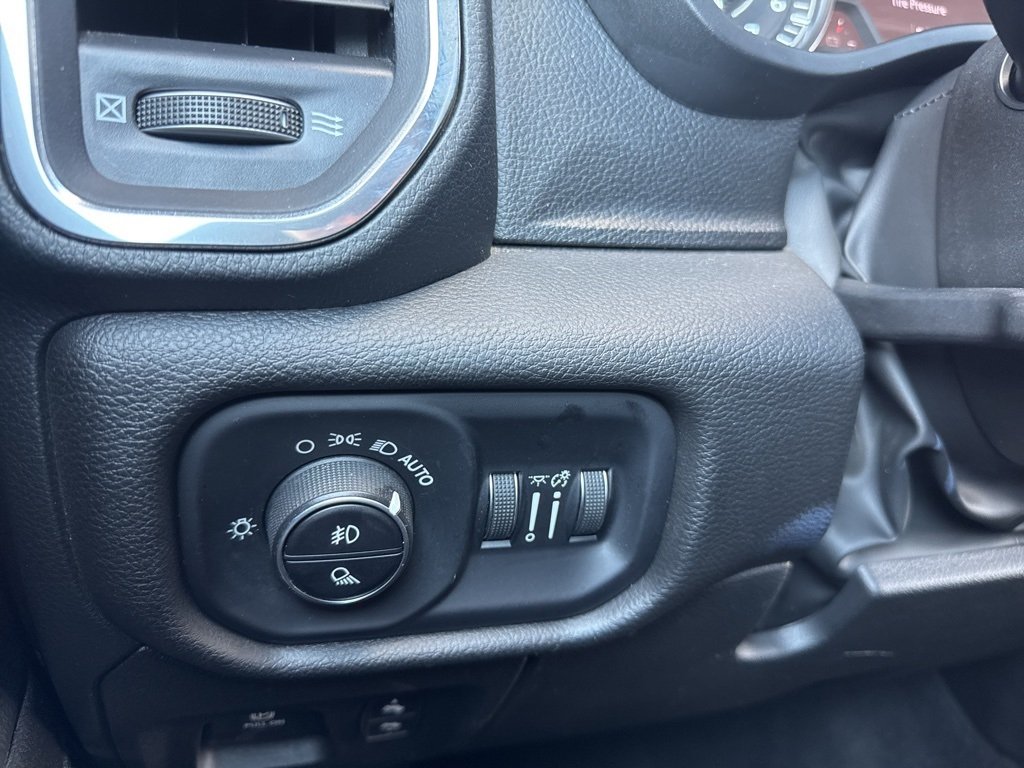 2025 Ram 1500 Laramie photo 3