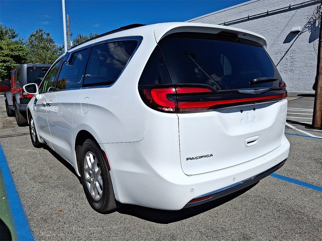 2022 Chrysler Pacifica Touring L photo 4