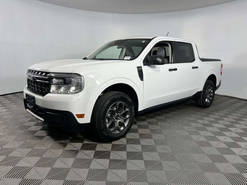 2024 Ford Maverick XLT photo 2