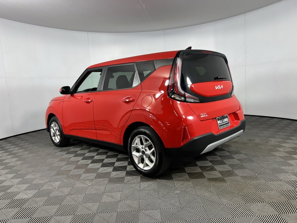 2024 Kia Soul LX photo 3